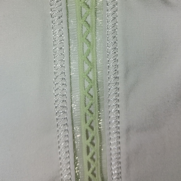 Ivivva Lightweight Collared Tank - Size 10 - Picture 5 of 6